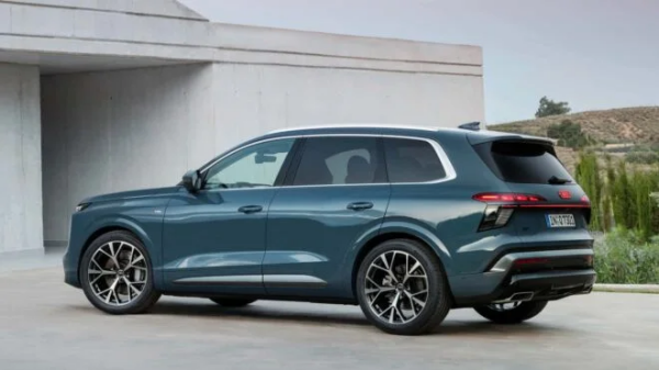 Yeni Audi Q7 ve SQ7 Tanıtıldı: 591 Beygirlik V8 Motor Dikkat Çekiyor 5 Yeni Audi Q7 ve SQ7 5