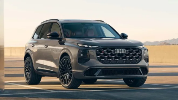 Yeni Audi Q7 ve SQ7 Tanıtıldı: 591 Beygirlik V8 Motor Dikkat Çekiyor 8 Yeni Audi Q7 ve SQ7 8
